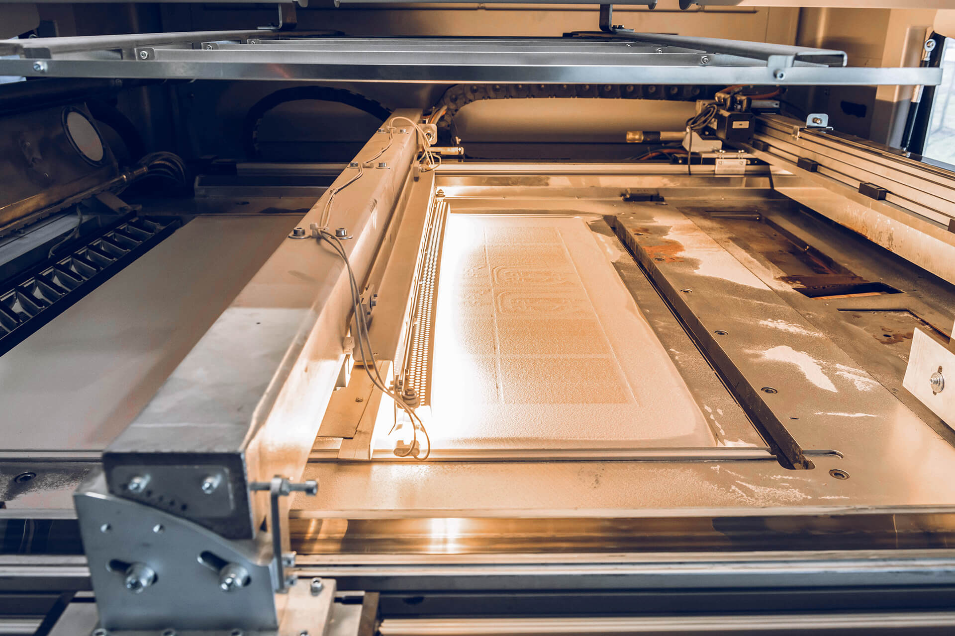 在PDB打印過程中，voxeljet的VX1000的安裝空間。